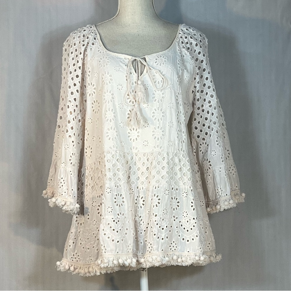La Seine BoHo Top Ivory Eyelet Bell Sleeve 100% Cotton Fringe Pompom Trim EUC L👍